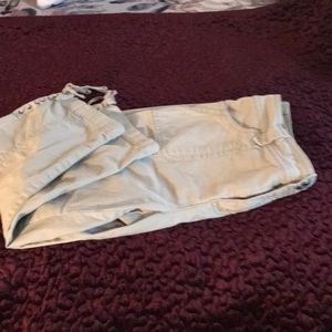 Capris pants with tie design on hem